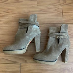 Zara - suede heeled bootie